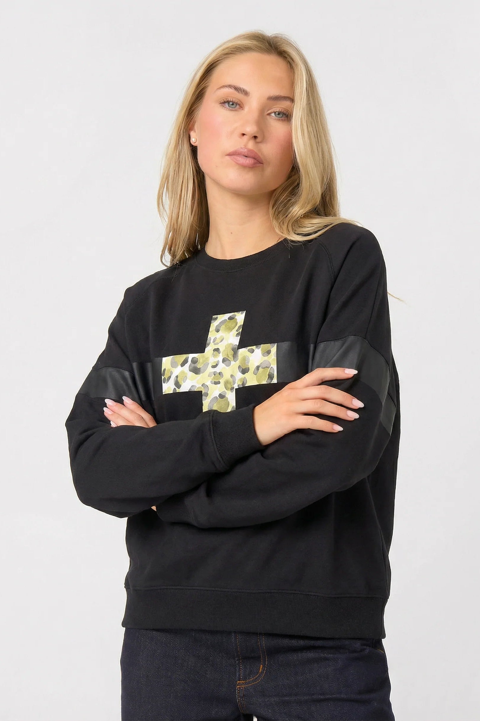 STELLA + GEMMA CLASSIC SWEAT - BLACK LEOPARDESS CROSS - THE VOGUE STORE