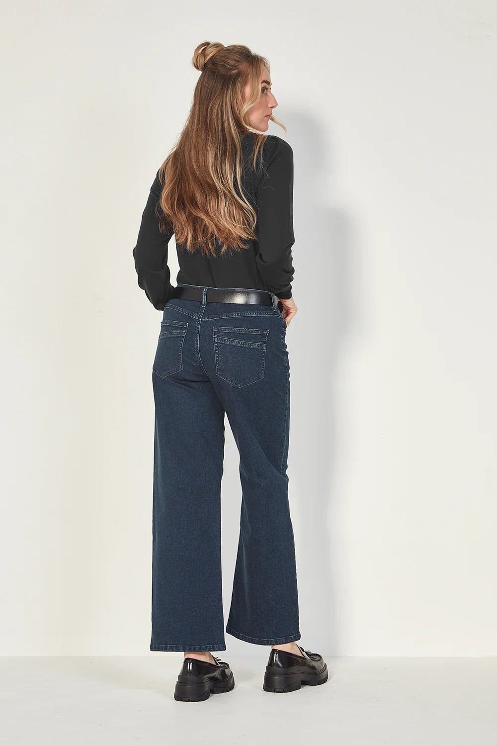 VERGE BRONTE SWEATER - BLACK - THE VOGUE STORE