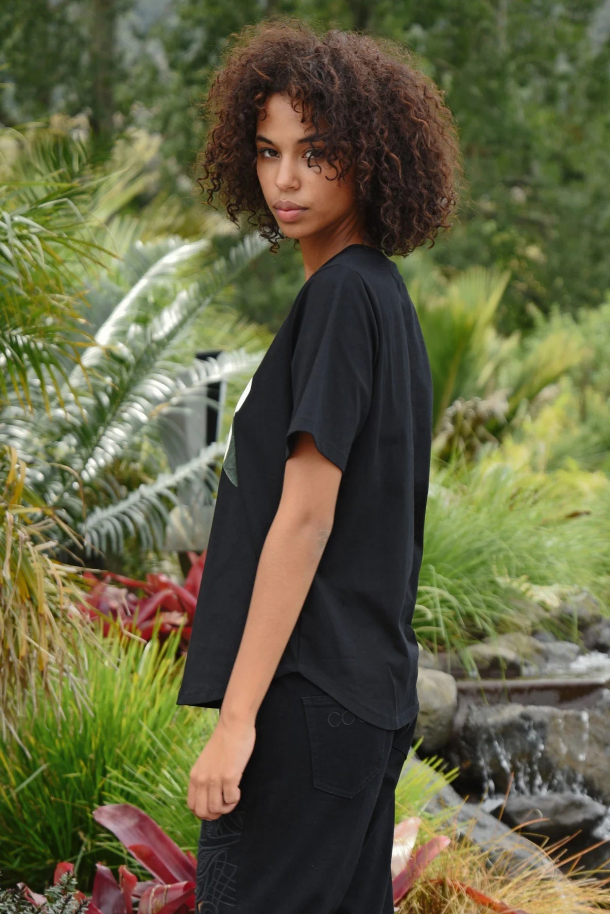 COOP BLOOMING MARVELLOUS T-SHIRT - BLACK - THE VOGUE STORE