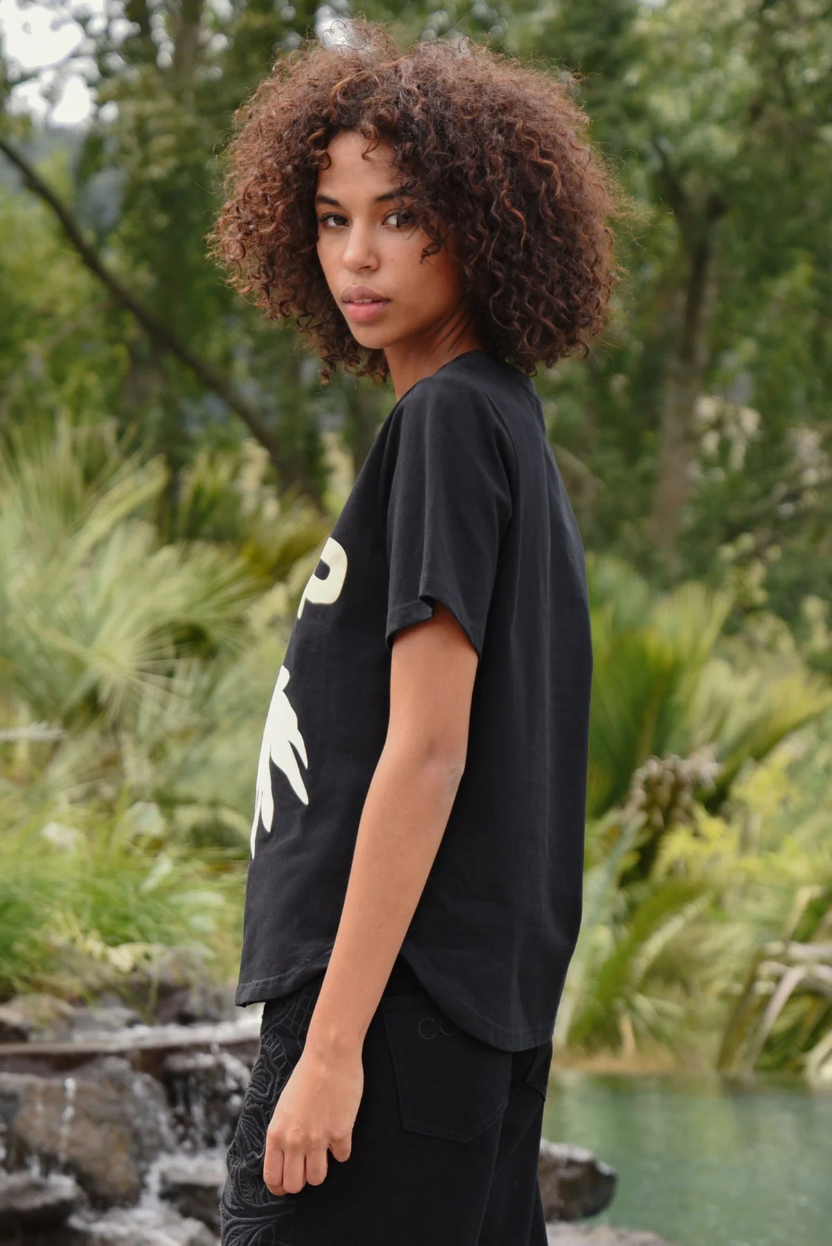 COOP BLOOM SERVICE T-SHIRT - BLACK & CREAM - THE VOGUE STORE