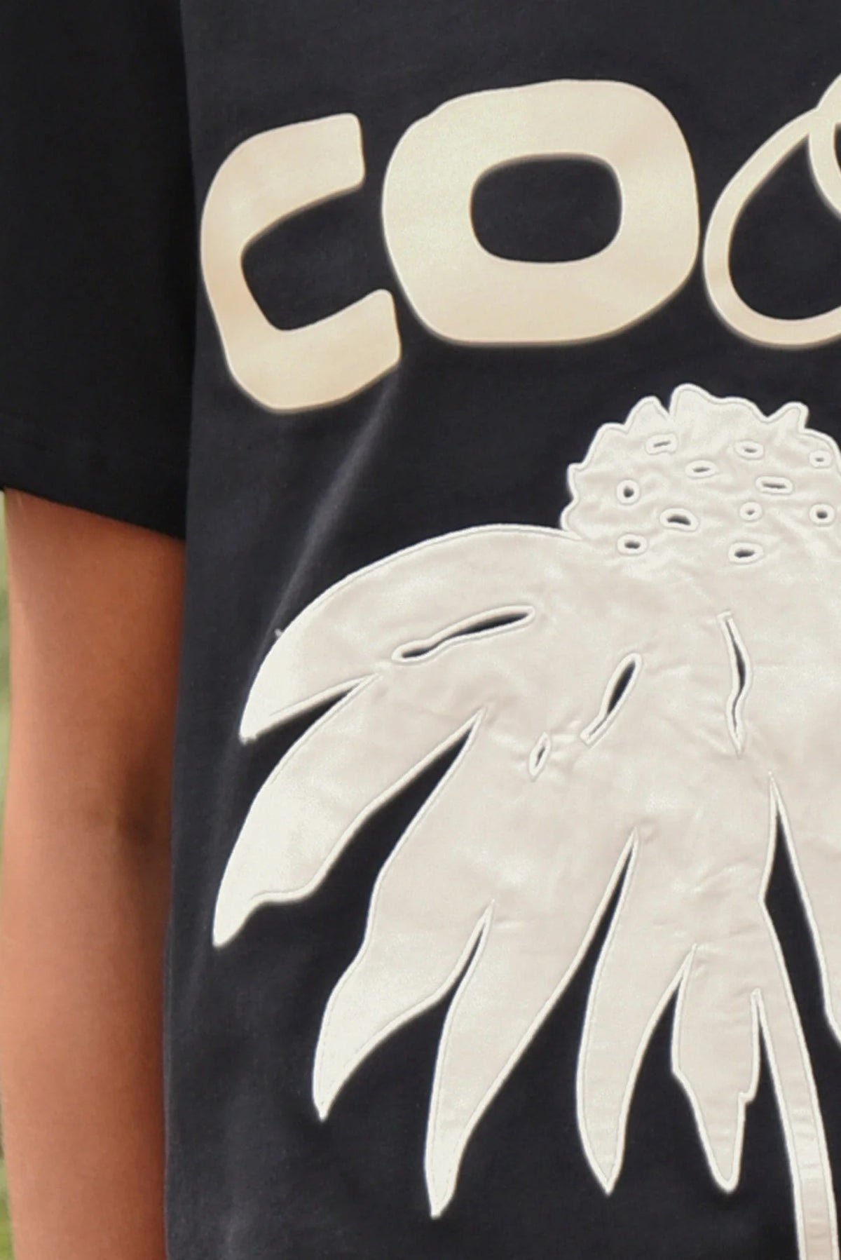 COOP BLOOM SERVICE T-SHIRT - BLACK & CREAM - THE VOGUE STORE