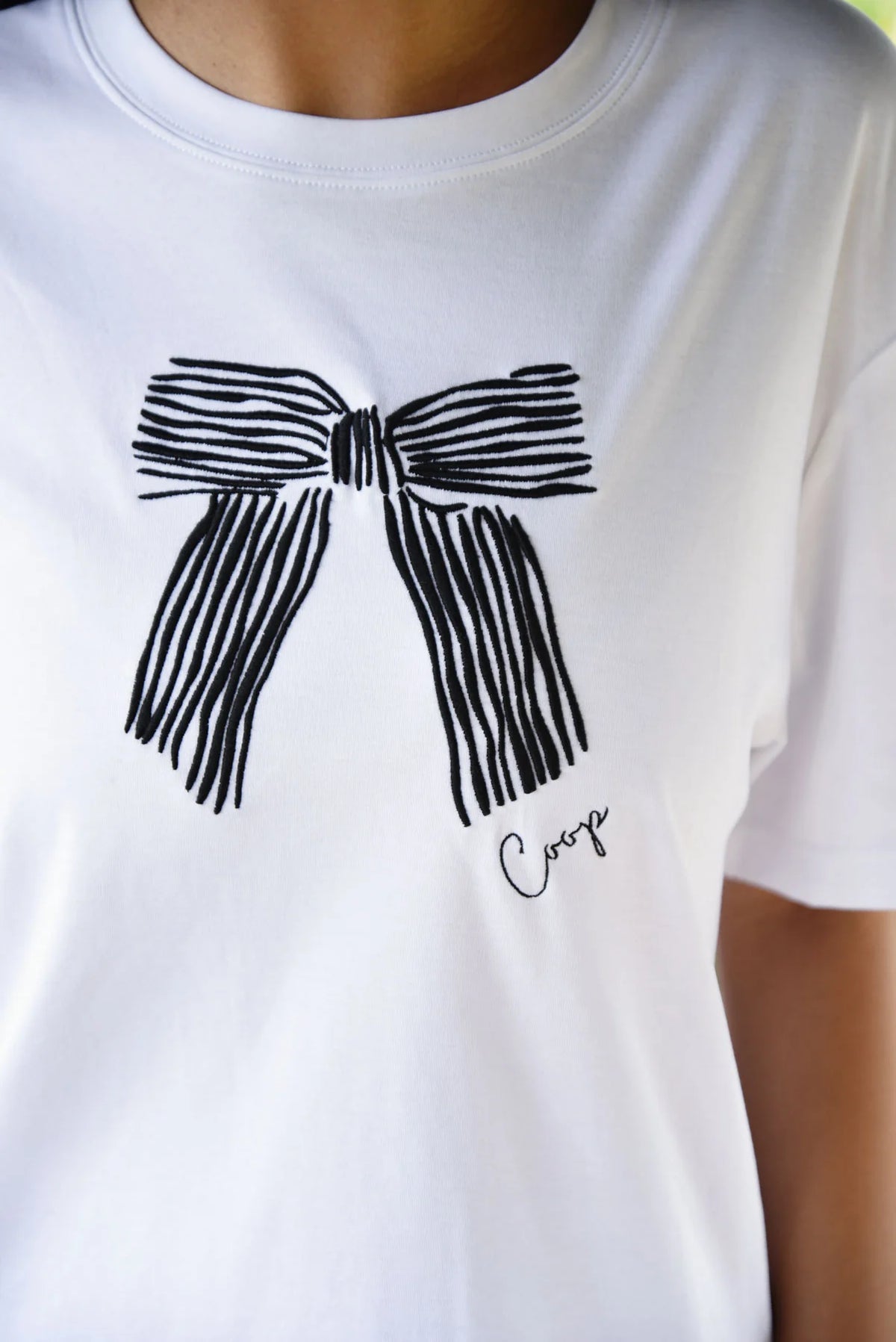 COOP GOTTA BOW T-SHIRT - WHITE & BLACK - THE VOGUE STORE