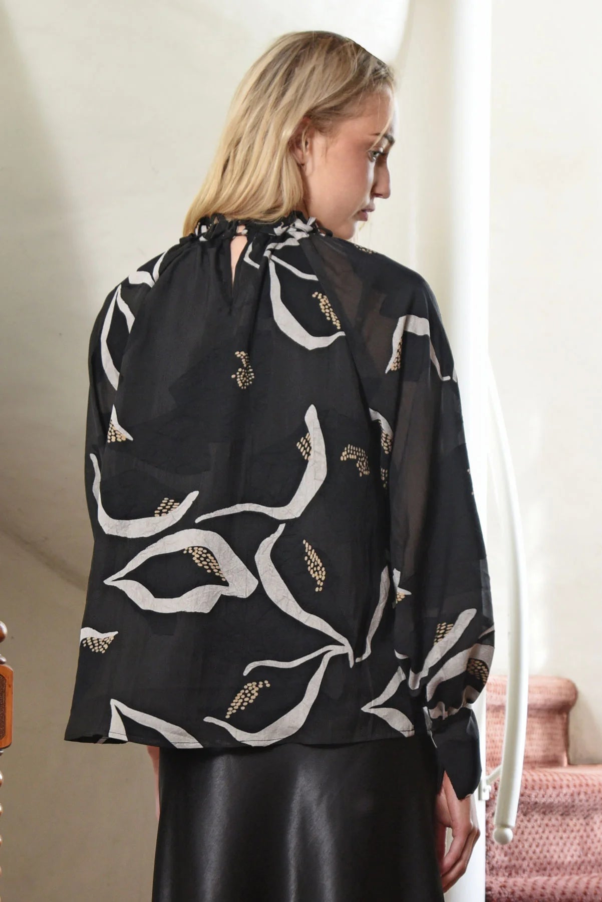 COOP HIGH DRAMA BLOUSE - BLACK - THE VOGUE STORE