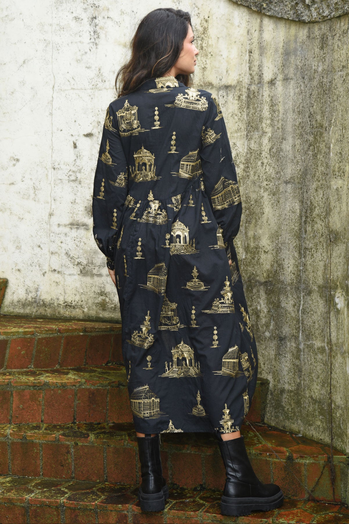 COOP LOOM WITH A VIEW DRESS - BLACK & GOLD - THE VOGUE STORE
