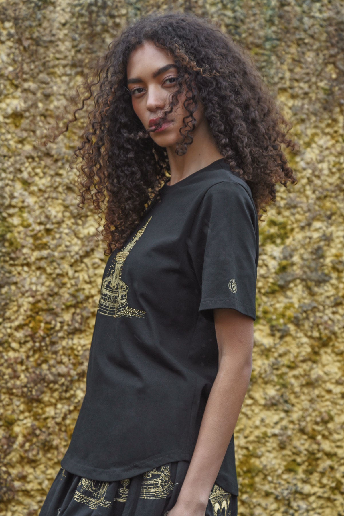 COOP FOUNTAIN OF SPARKLE T-SHIRT - BLACK - THE VOGUE STORE