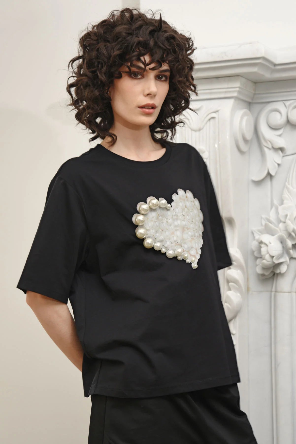 CURATE PEARL UP TEE - BLACK - THE VOGUE STORE