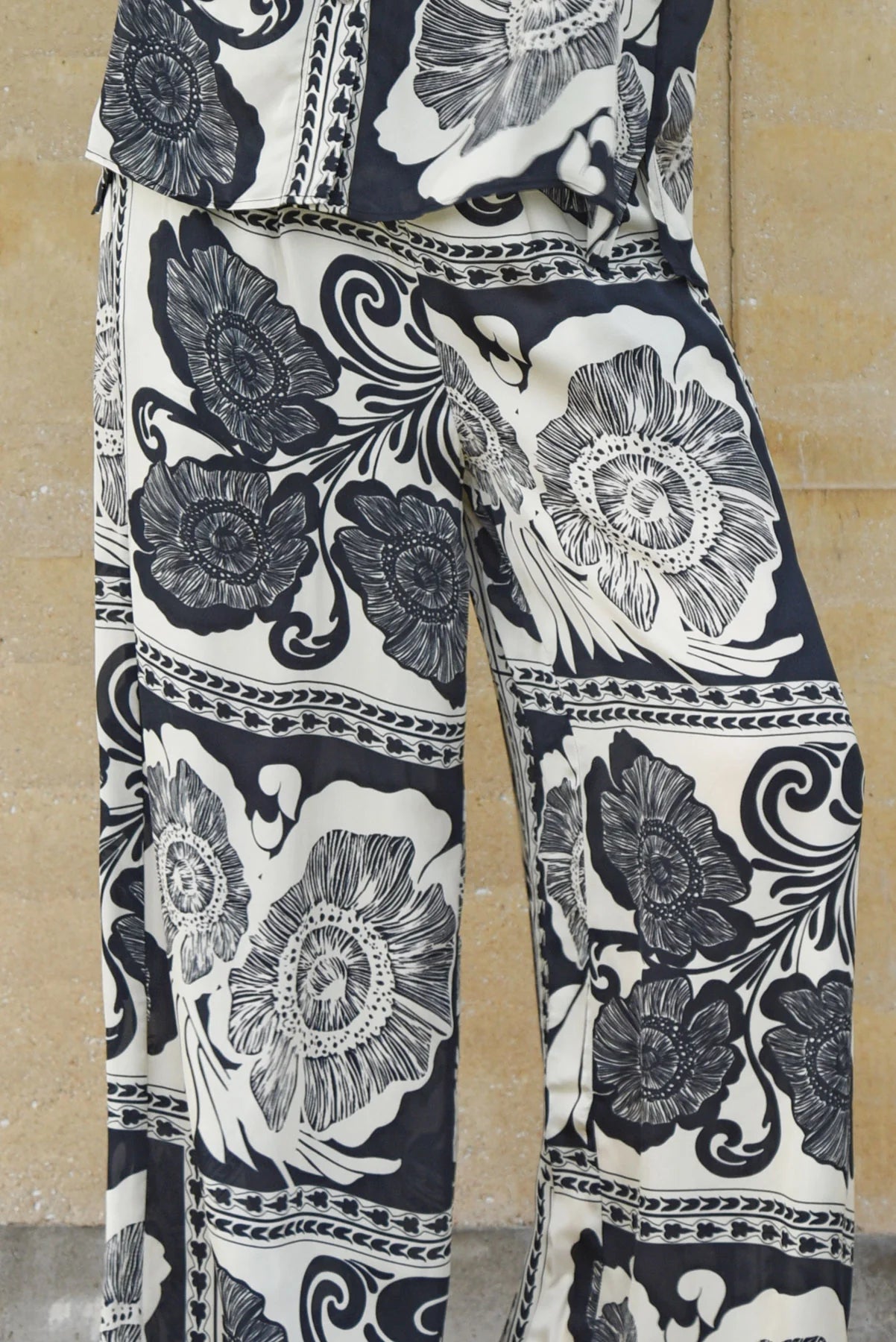 CURATE KICK PLEAT PANT - BLACK VINTAGE - THE VOGUE STORE