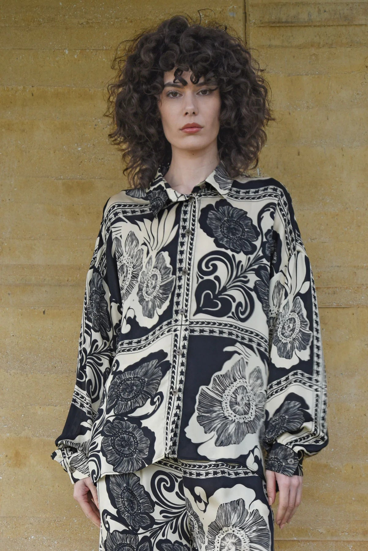 CURATE UNDER THE SUN SHIRT - BLACK VINTAGE - THE VOGUE STORE
