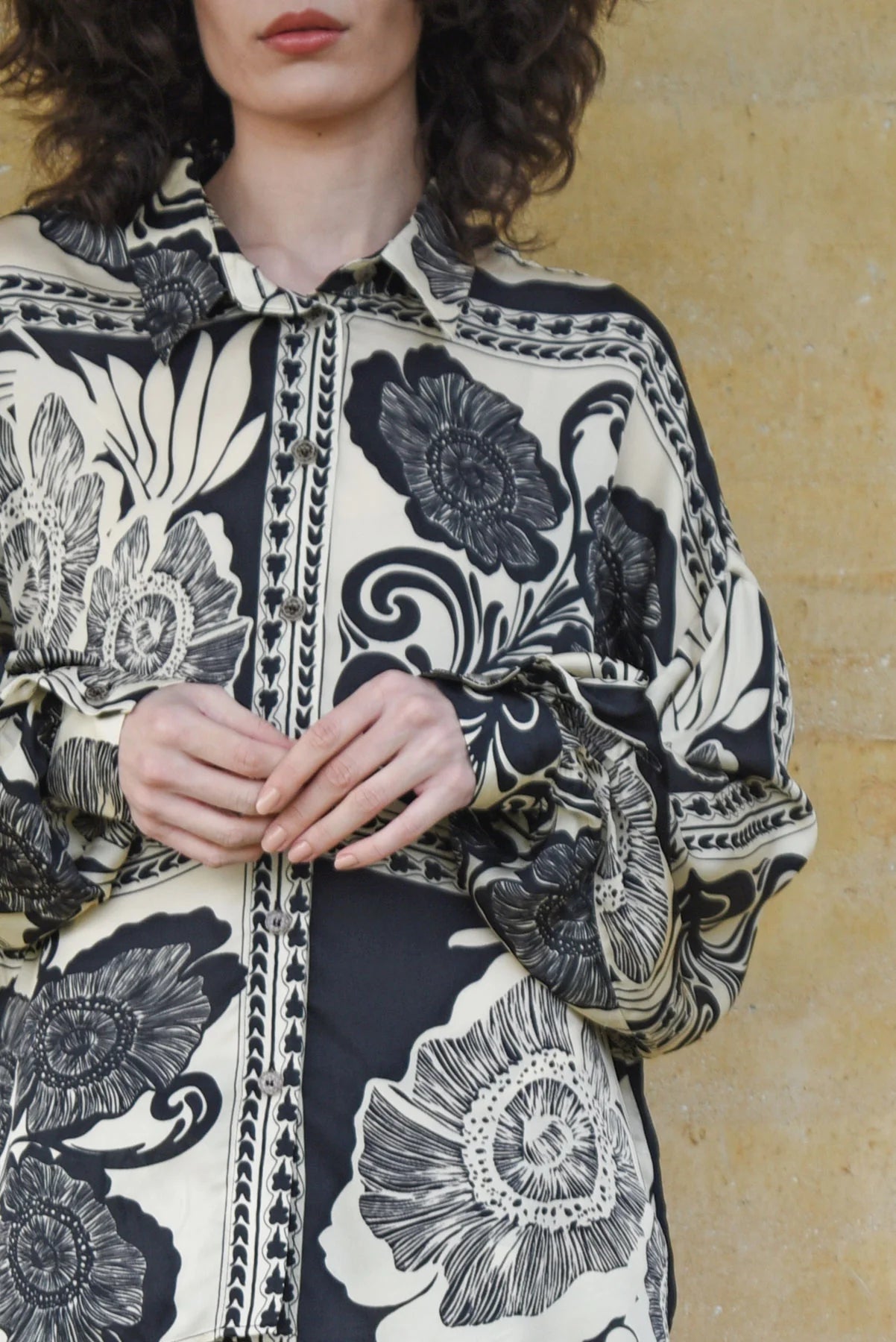 CURATE UNDER THE SUN SHIRT - BLACK VINTAGE - THE VOGUE STORE