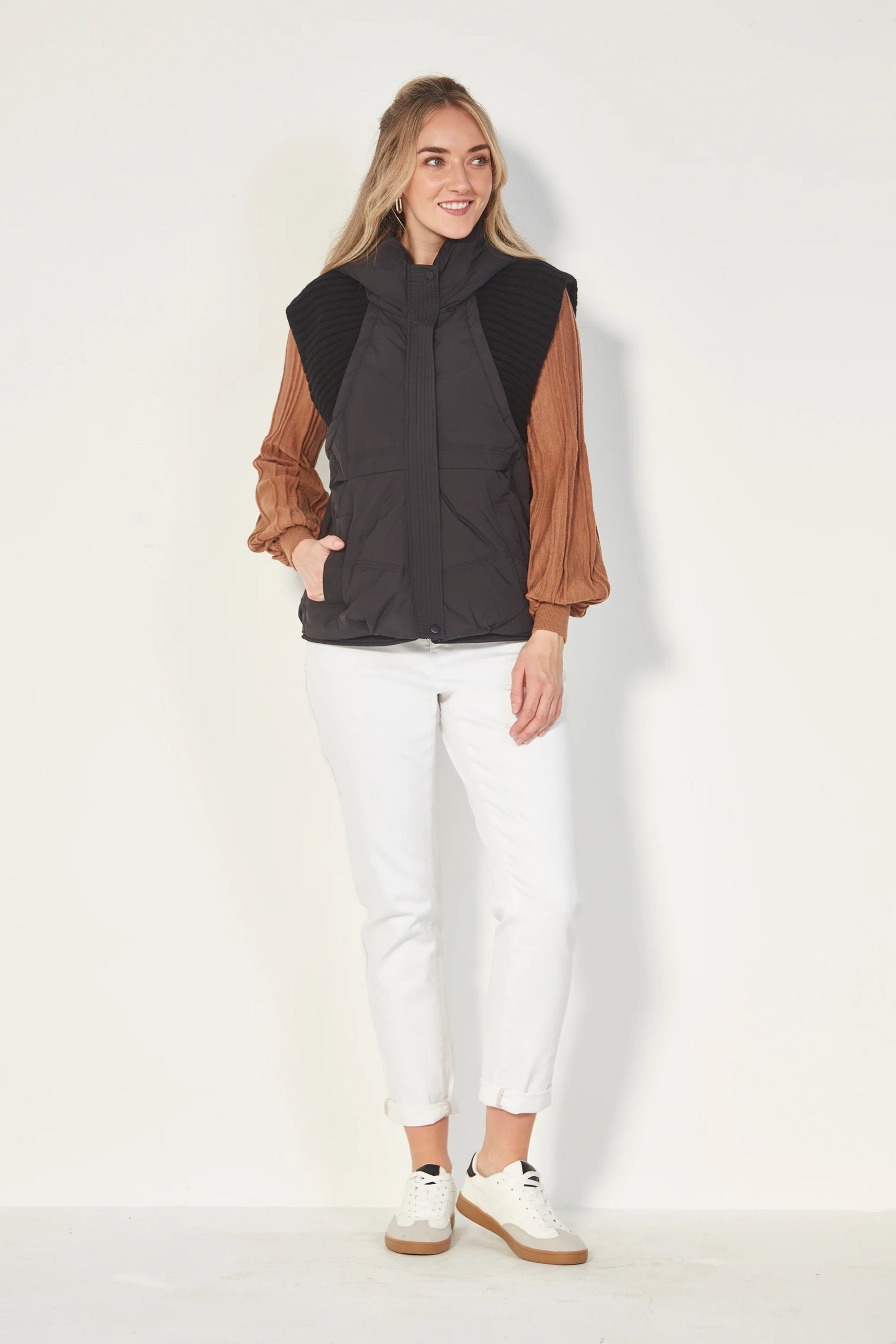 VERGE CHAKA VEST - BLACK - THE VOGUE STORE