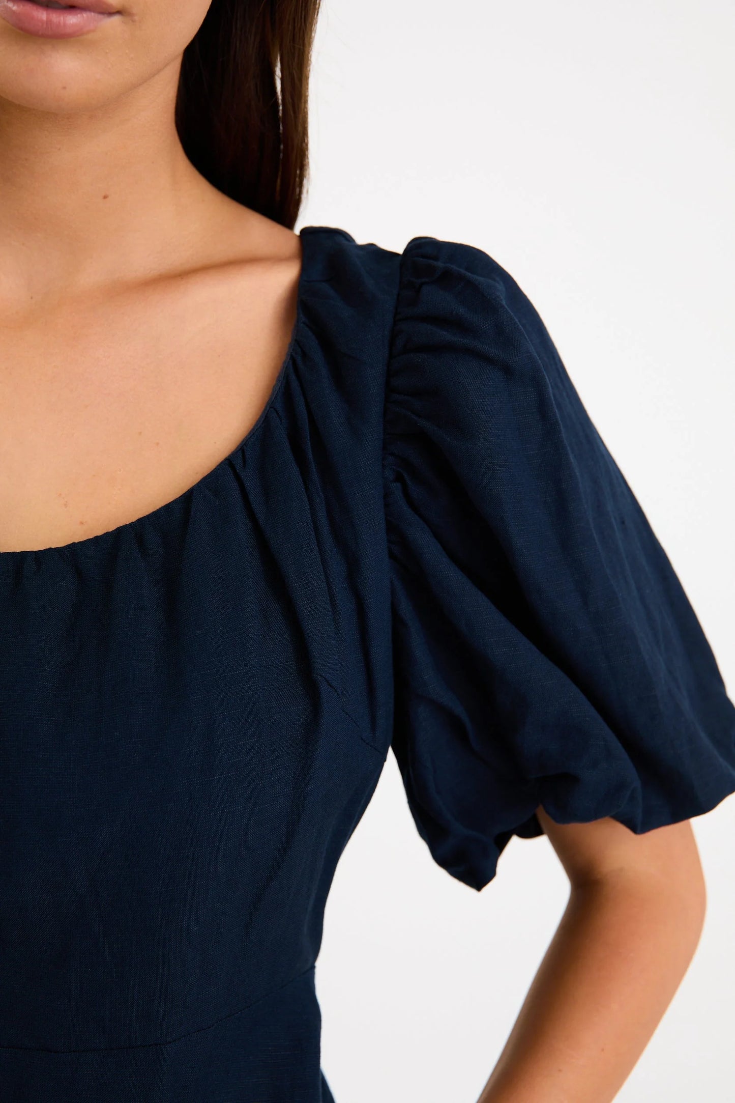 STORIES BE TOLD CHORUS NAVY PUFF SLEEVE SCOOP NECK FLOATY MAXI DRESS - THE VOGUE STORE