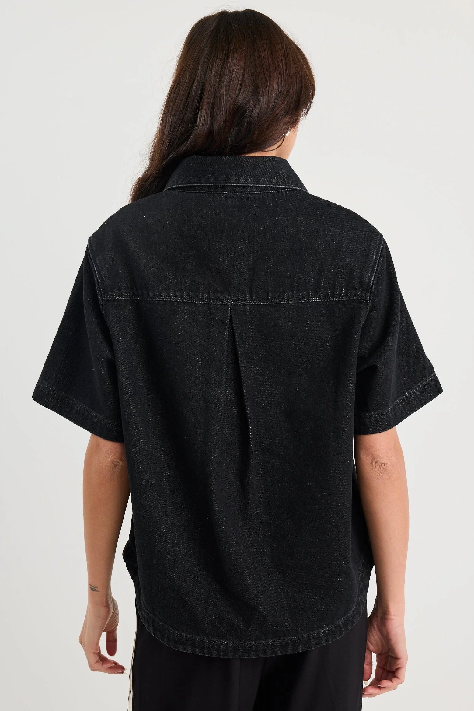 STORIES BE TOLD CRUCIAL BLACK DENIM SHORT SLEEVE SHACKET - THE VOGUE STORE