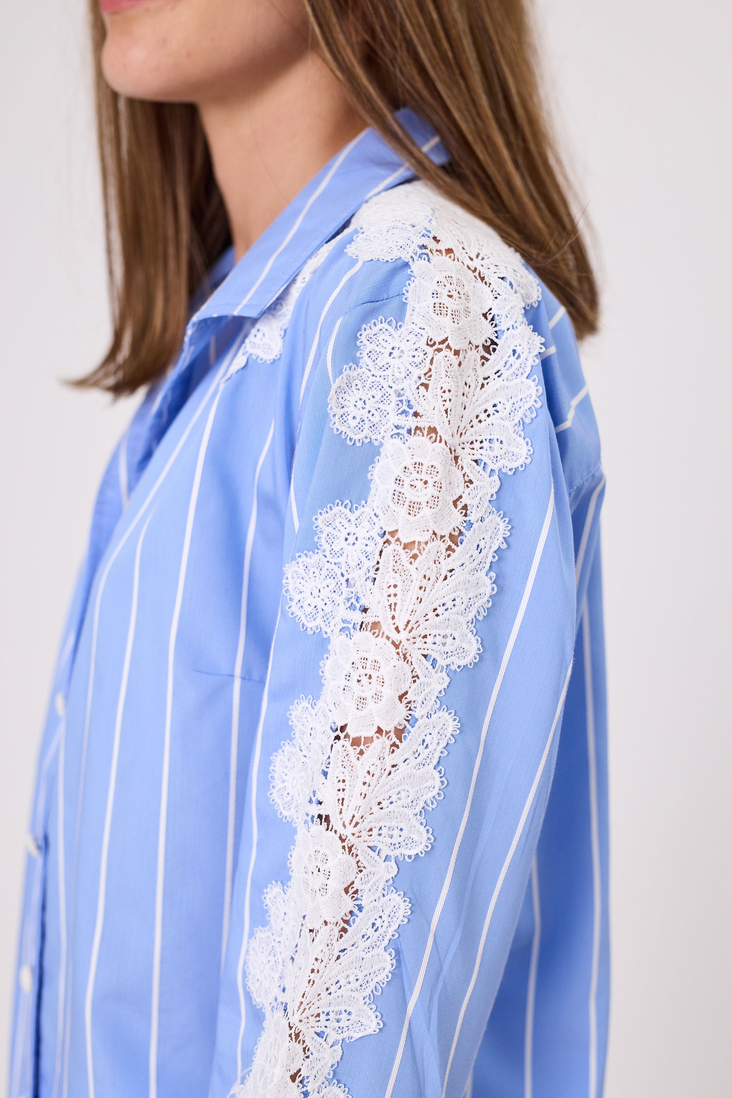 DESIGN NATION FORM SHIRT - CHAMBRAY - THE VOGUE STORE