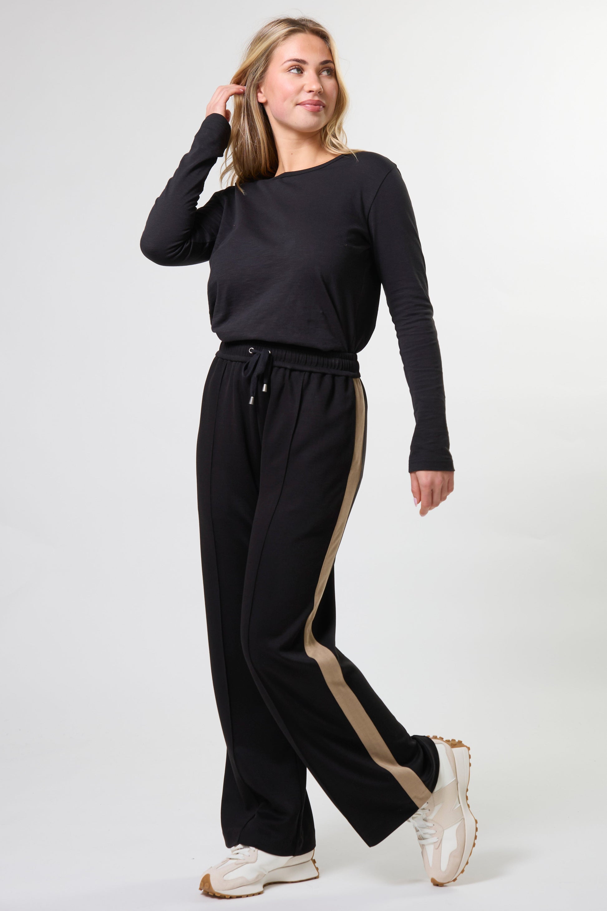STELLA + GEMMA TRACKSIDE PANT - BLACK - THE VOGUE STORE