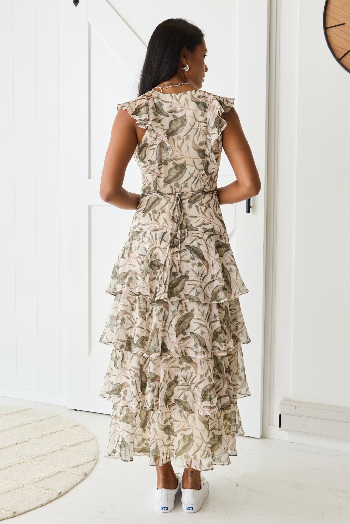 BY ROSA EVERLY IVORY FLORAL FLUTTER SLEEVE TIERED DRESS - THE VOGUE STORE