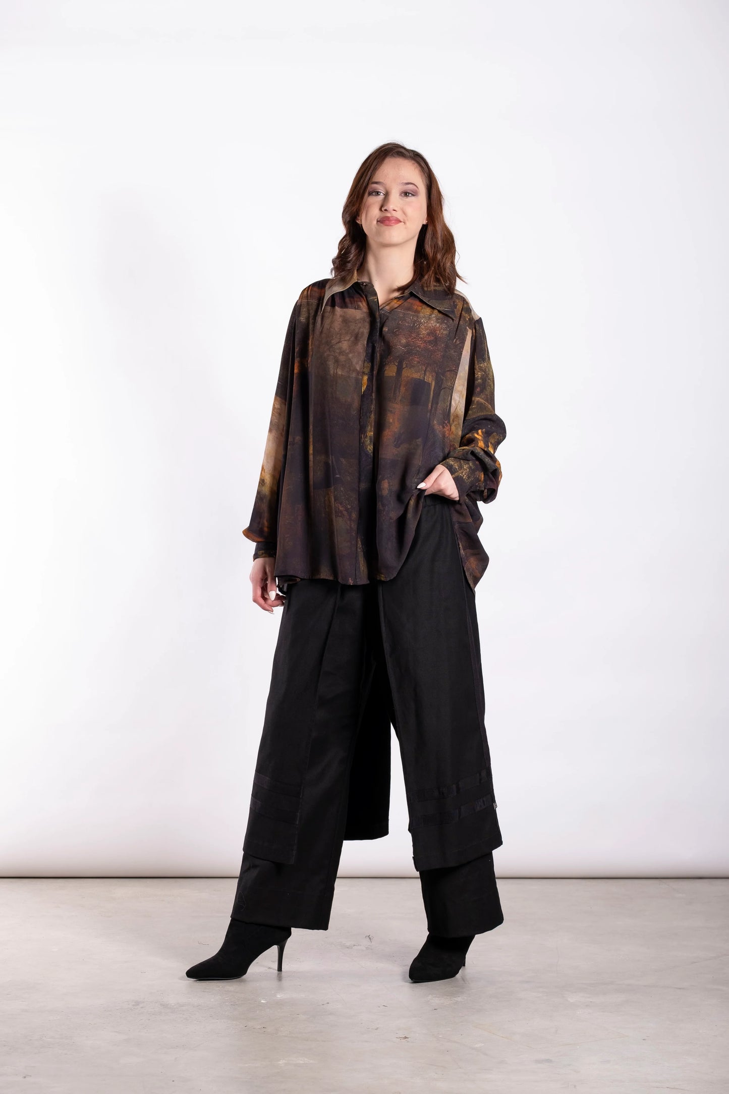 DEEANNE HOBBS BUCCANEER SHIRT - MIDNIGHT TREK - THE VOGUE STORE
