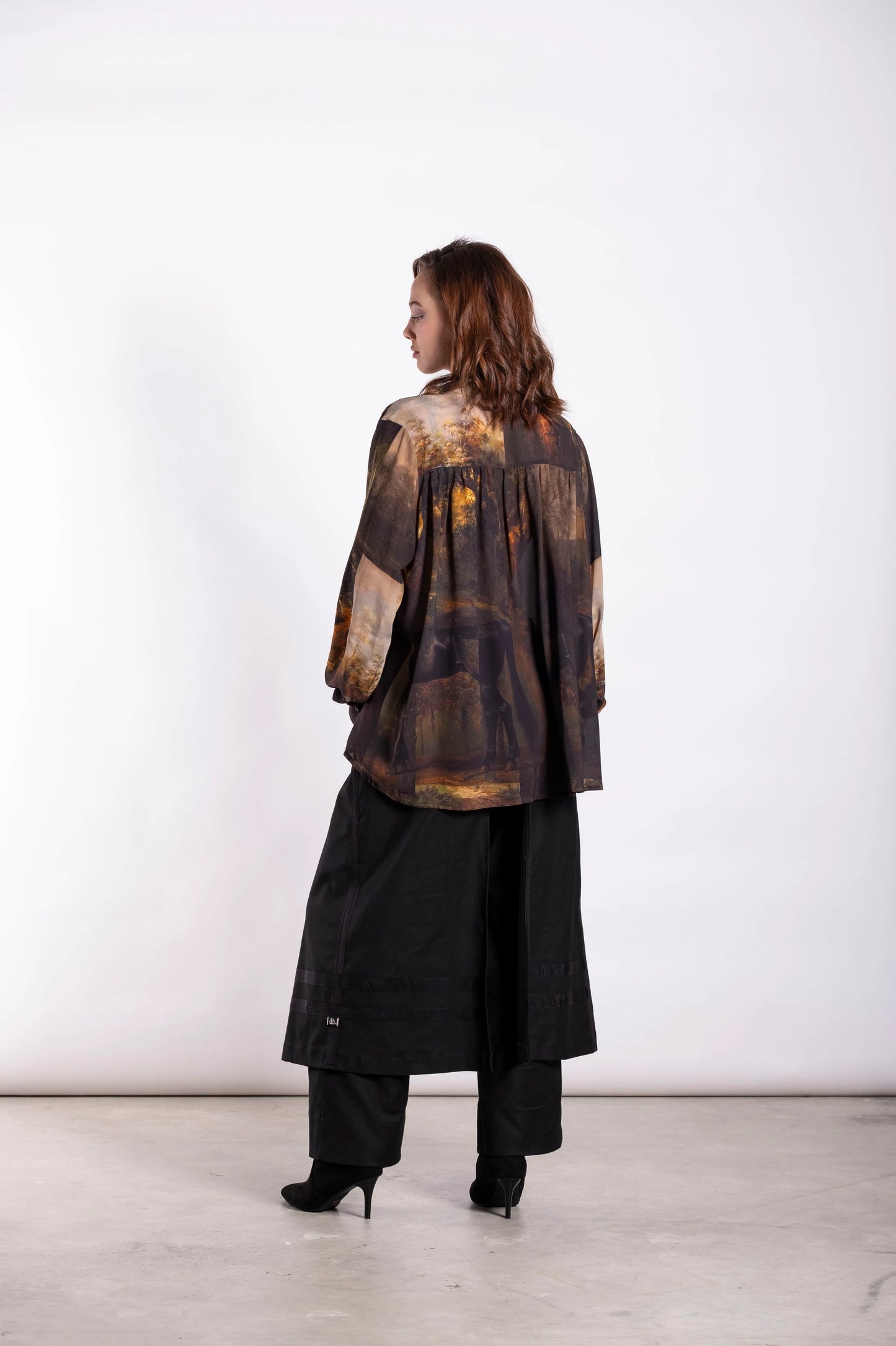 DEEANNE HOBBS BUCCANEER SHIRT - MIDNIGHT TREK - THE VOGUE STORE