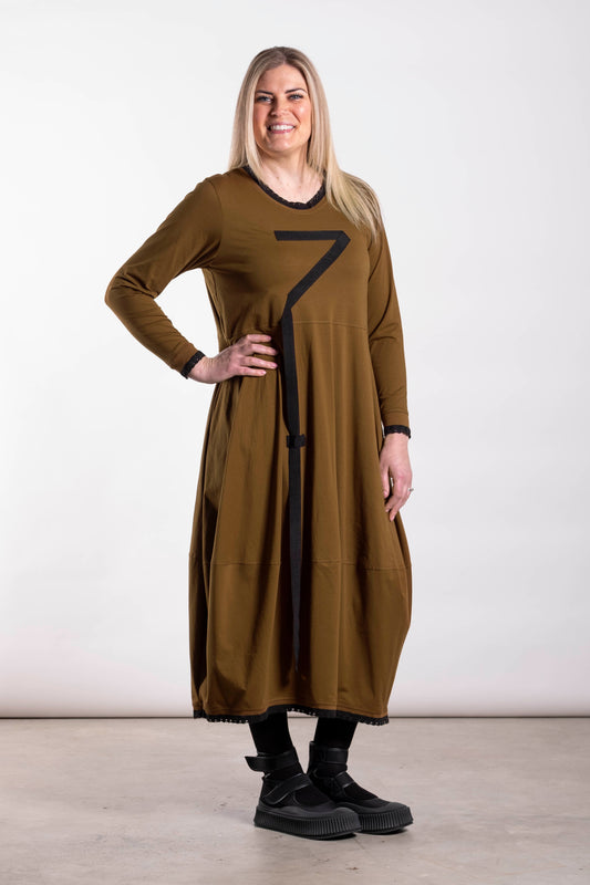 DEEANNE HOBBS MARCIA DRESS - SPICED COFFEE - THE VOGUE STORE