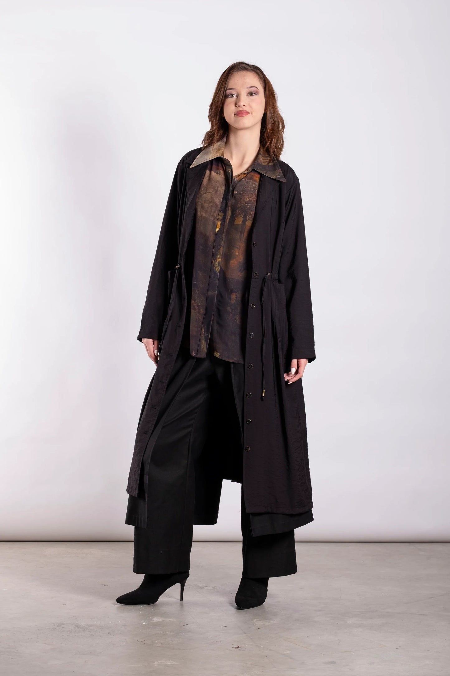 DEEANNE HOBBS SHADOWLINES PLEAT JACKET - BLACK - THE VOGUE STORE