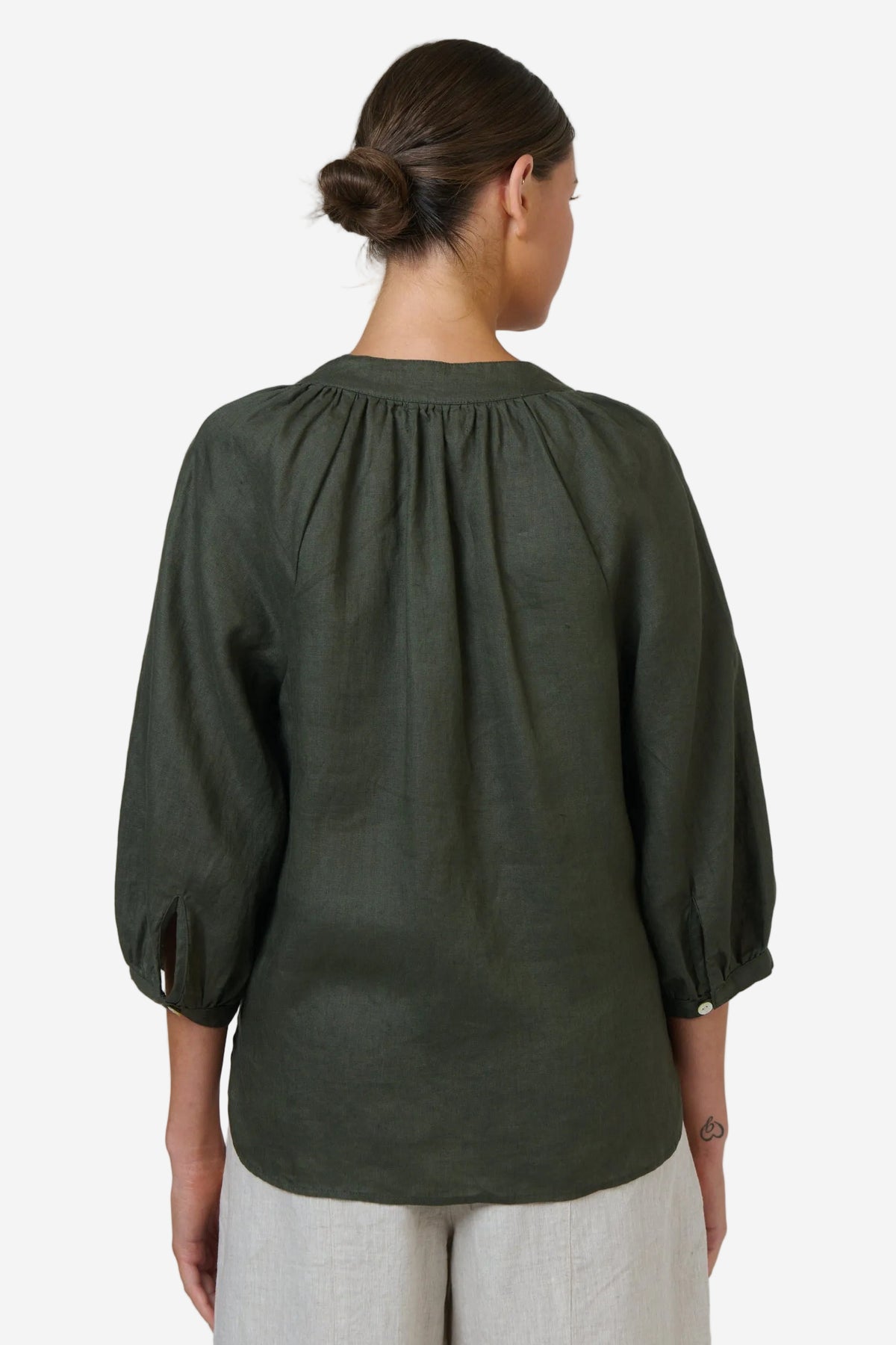 NATURALS BY O&J 3/4 SLEEVE LINEN TOP - TOPIARY - THE VOGUE STORE
