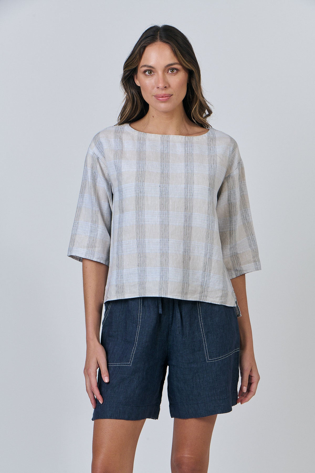 NATURALS BY O&J SHORT SLEEVE LINEN TOP - MESH PRINT - THE VOGUE STORE