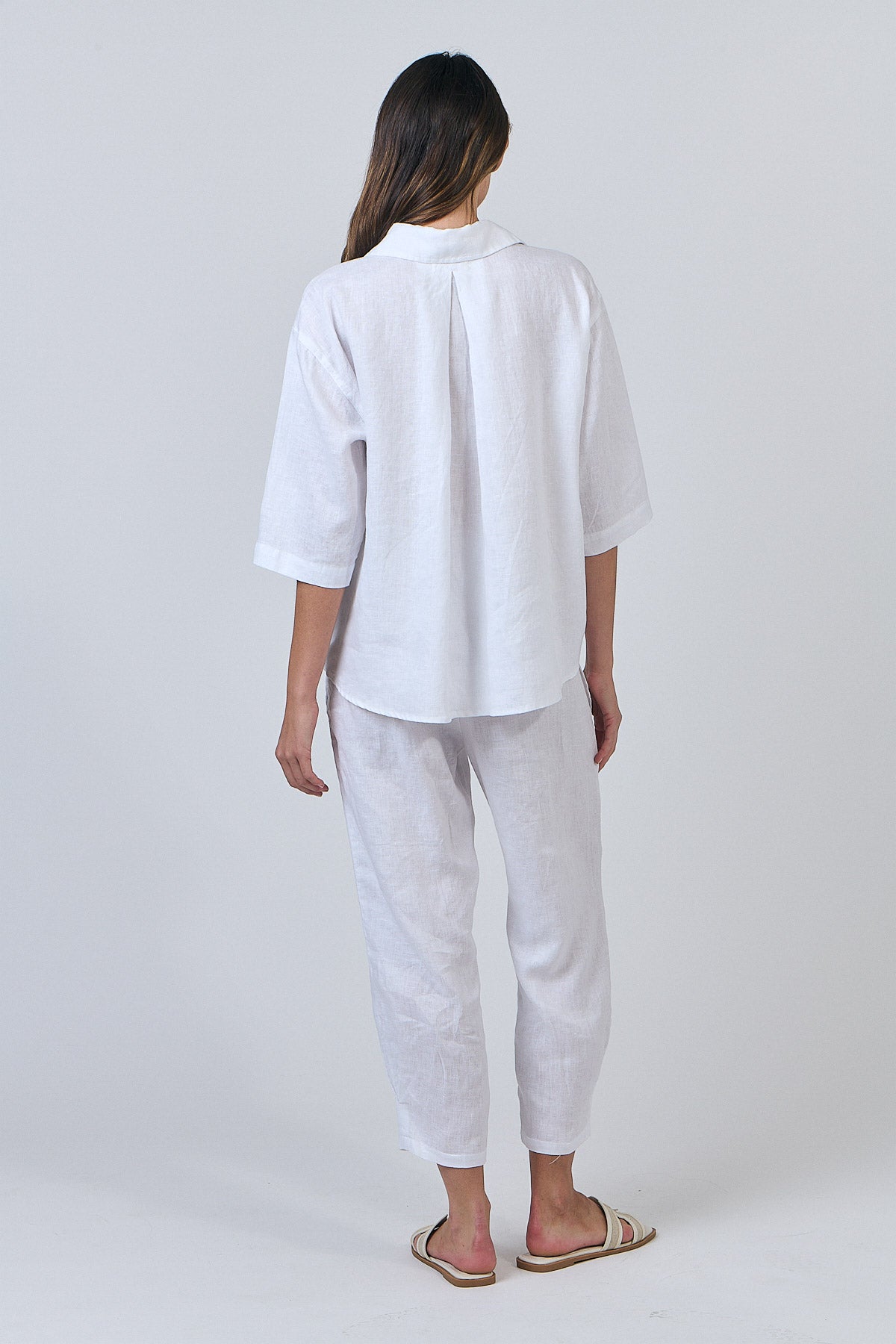 NATURALS BY O&J LINEN BUTTON THRU TOP - WHITE - THE VOGUE STORE
