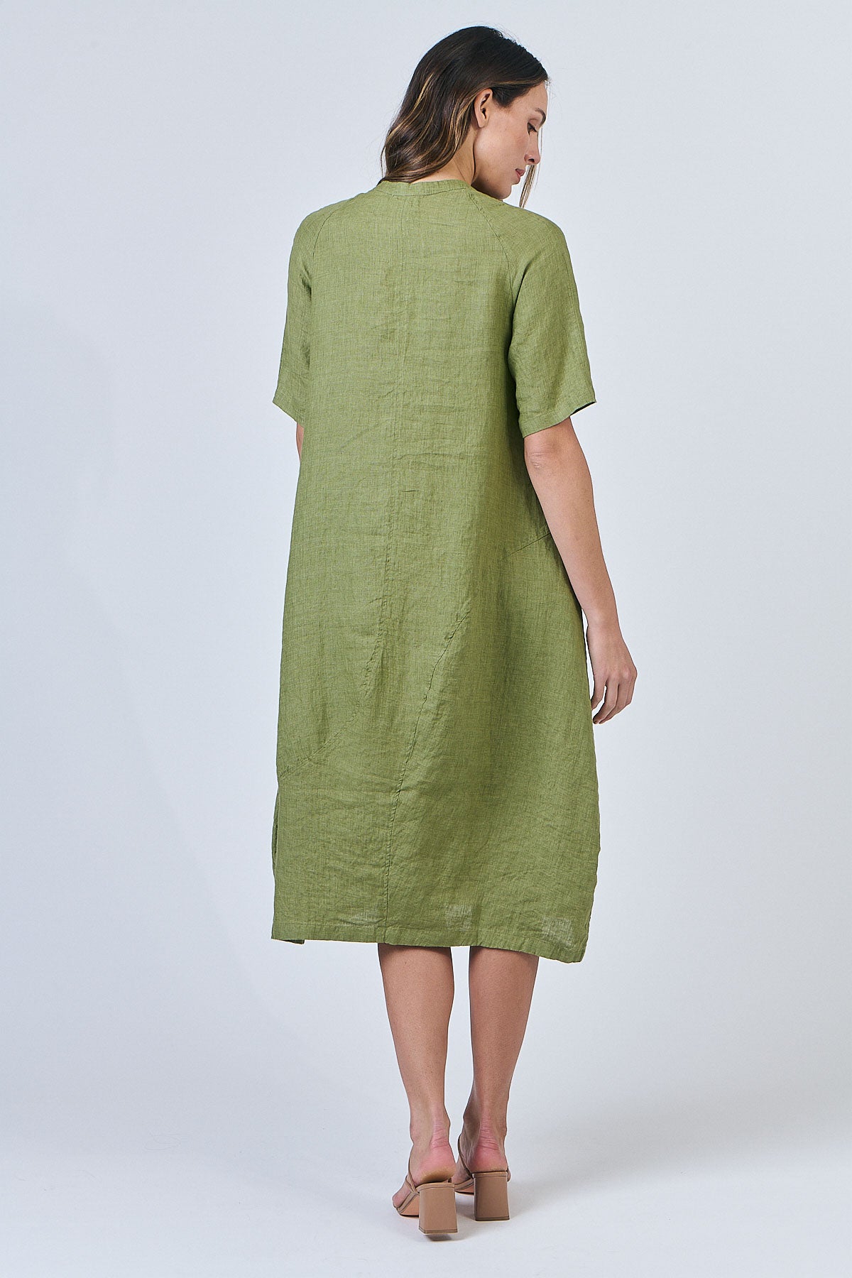 NATURALS BY O&J SHORT SLEEVE LINEN DRESS - MOSS - THE VOGUE STORE