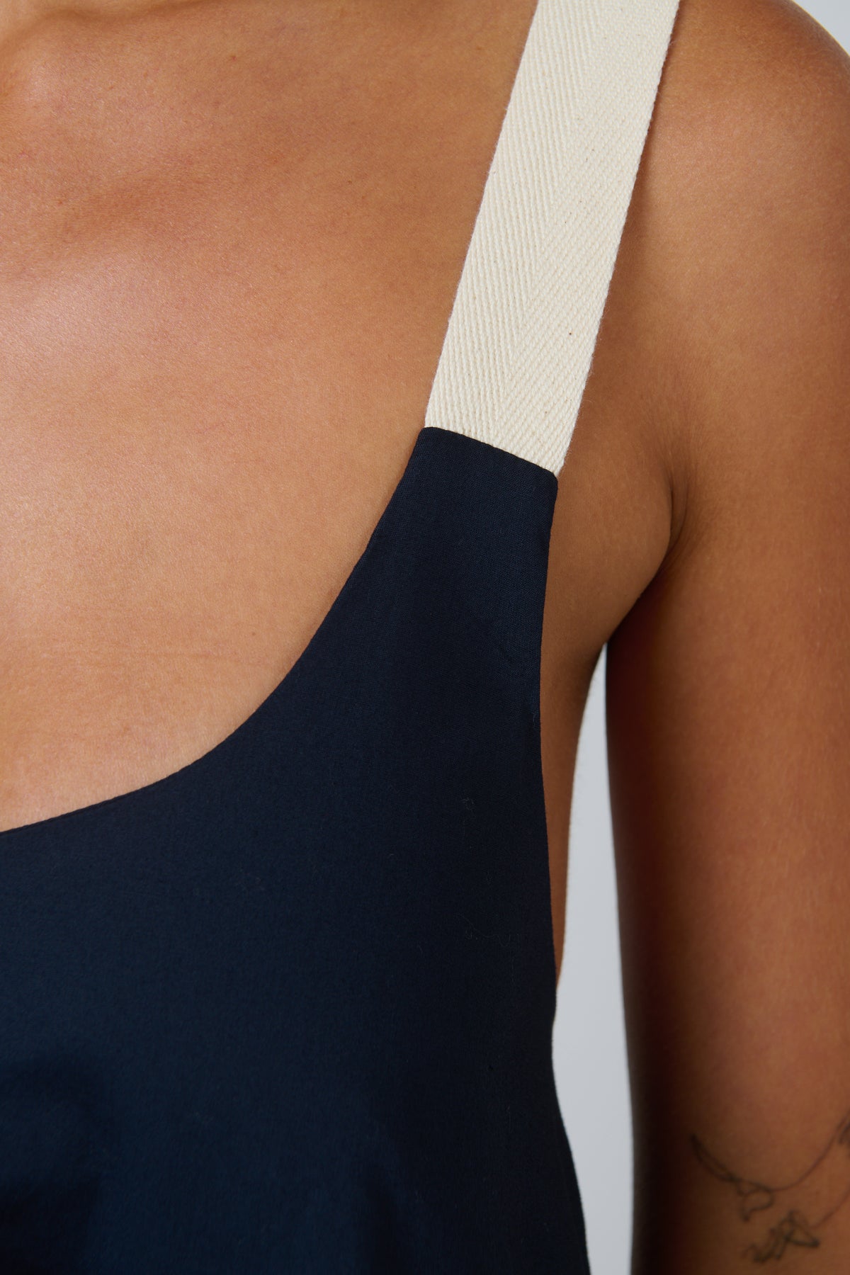 NATURALS BY O&J POPLIN DRESS - INK - THE VOGUE STORE