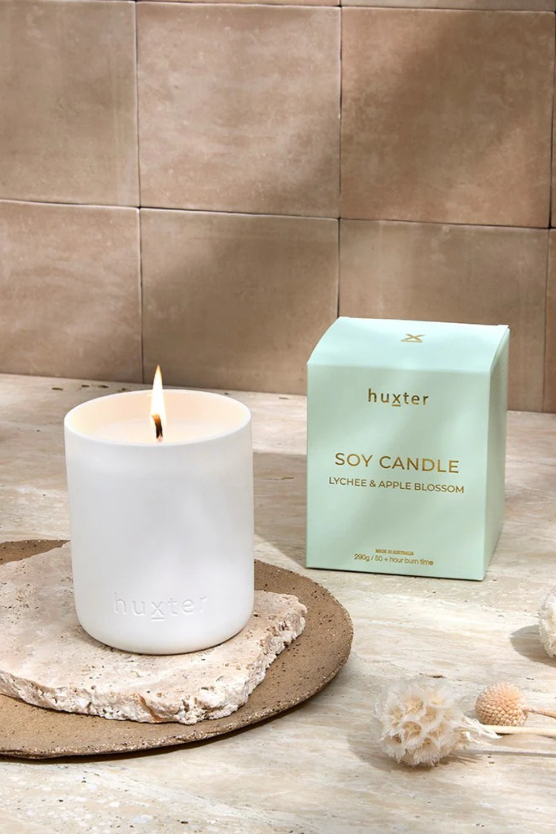 HUXTER BOXED CANDLE 290GM - LYCHEE & APPLE BLOSSOM - THE VOGUE STORE