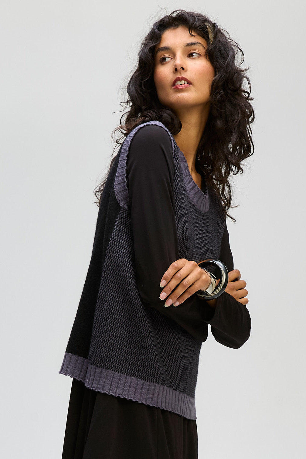 LD & CO PATTERN VEST - BLACK - THE VOGUE STORE