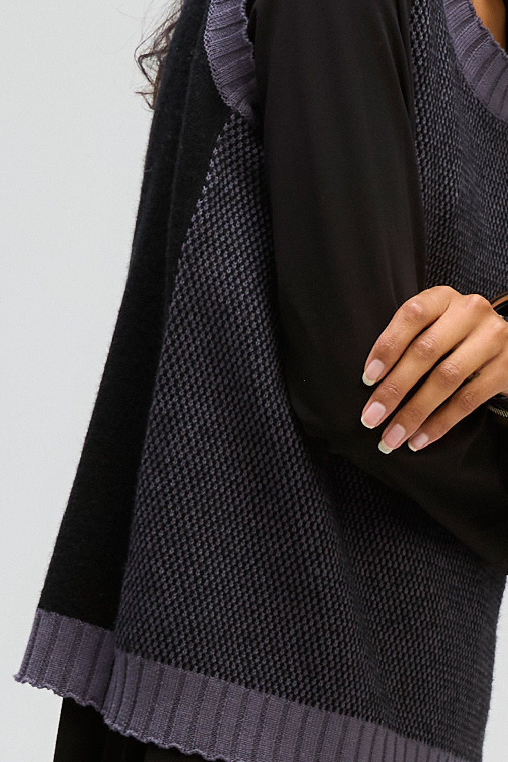 LD & CO PATTERN VEST - BLACK - THE VOGUE STORE