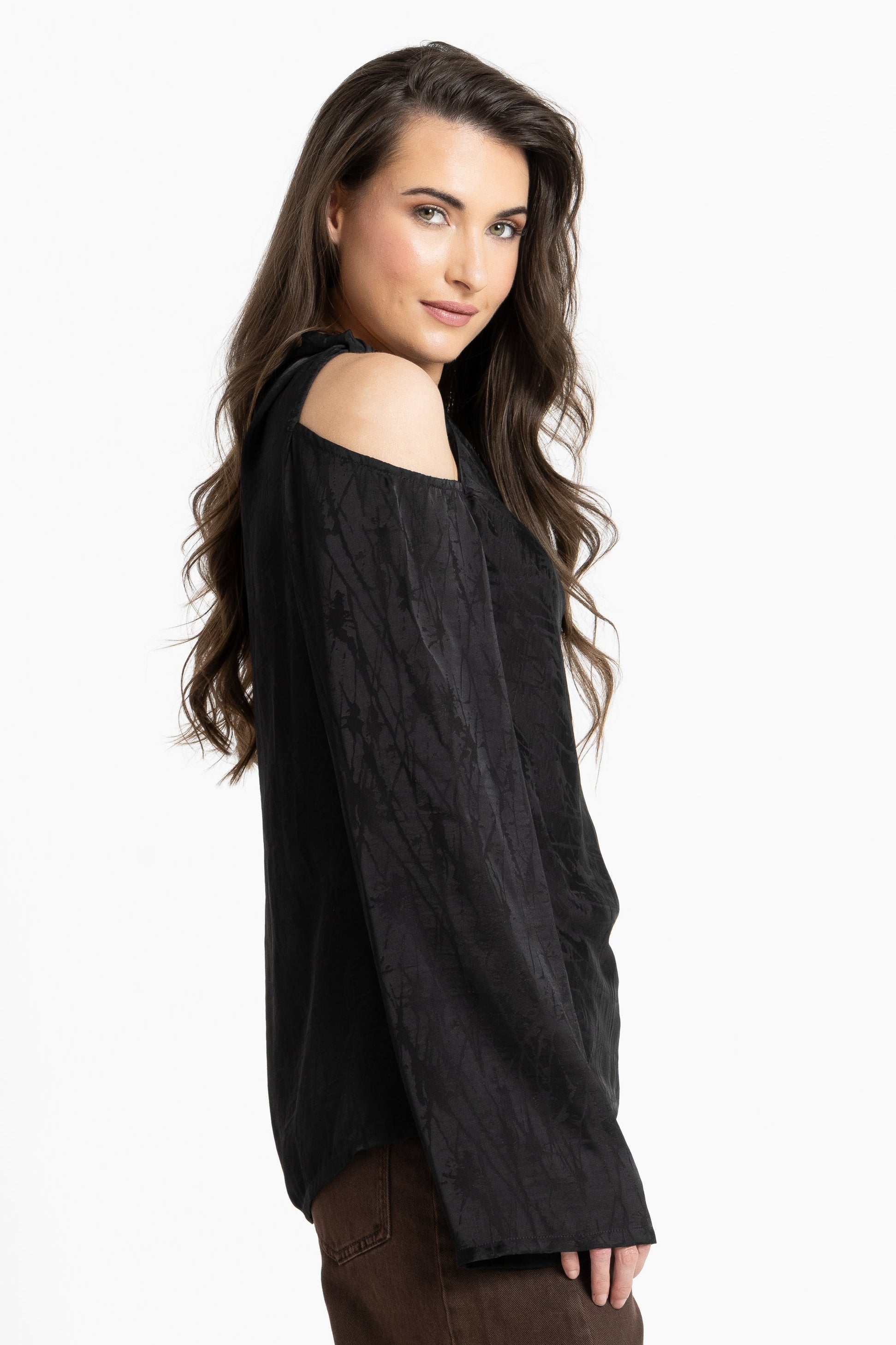 LEILA + LUCA TWIST TOP - BLACK TEXTURE - THE VOGUE STORE