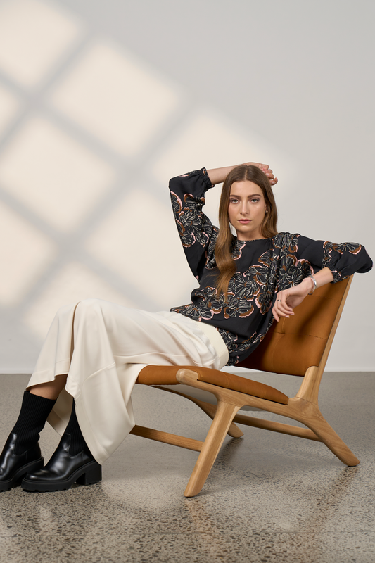 MADLY SWEETLY WOOD ROSE TOP - BLACK MULTI - THE VOGUE STORE