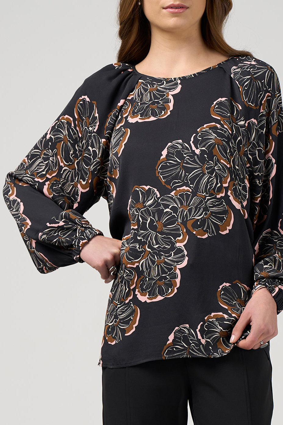 MADLY SWEETLY WOOD ROSE TOP - BLACK MULTI - THE VOGUE STORE