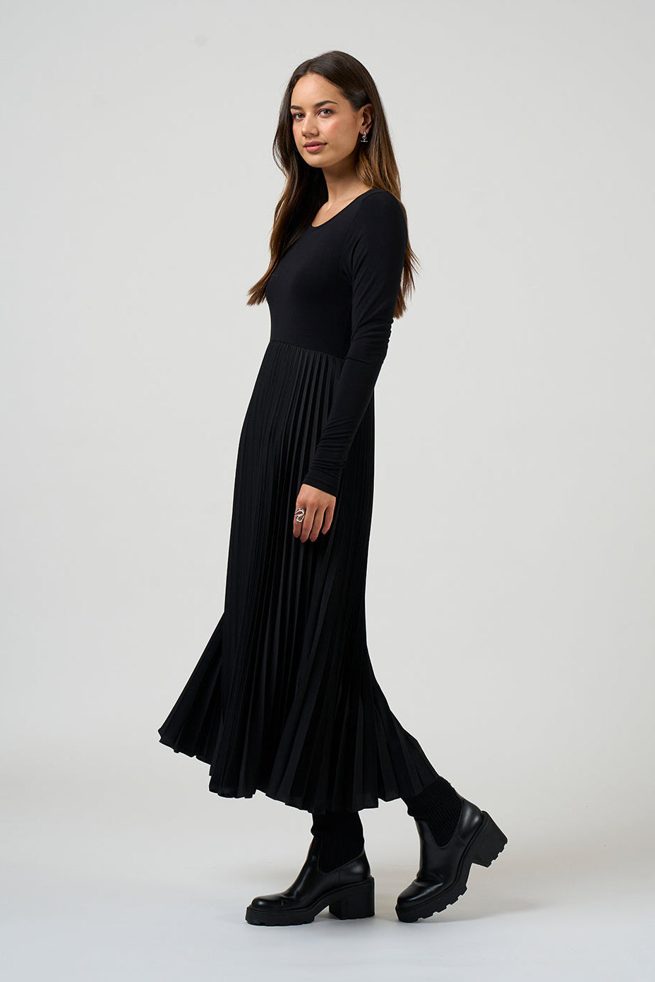 MADLY SWEETLY NOVA DRESS - BLACK - THE VOGUE STORE