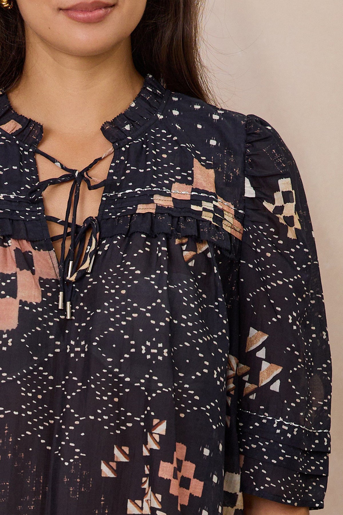 DESIGN NATION STASH TOP - THE VOGUE STORE