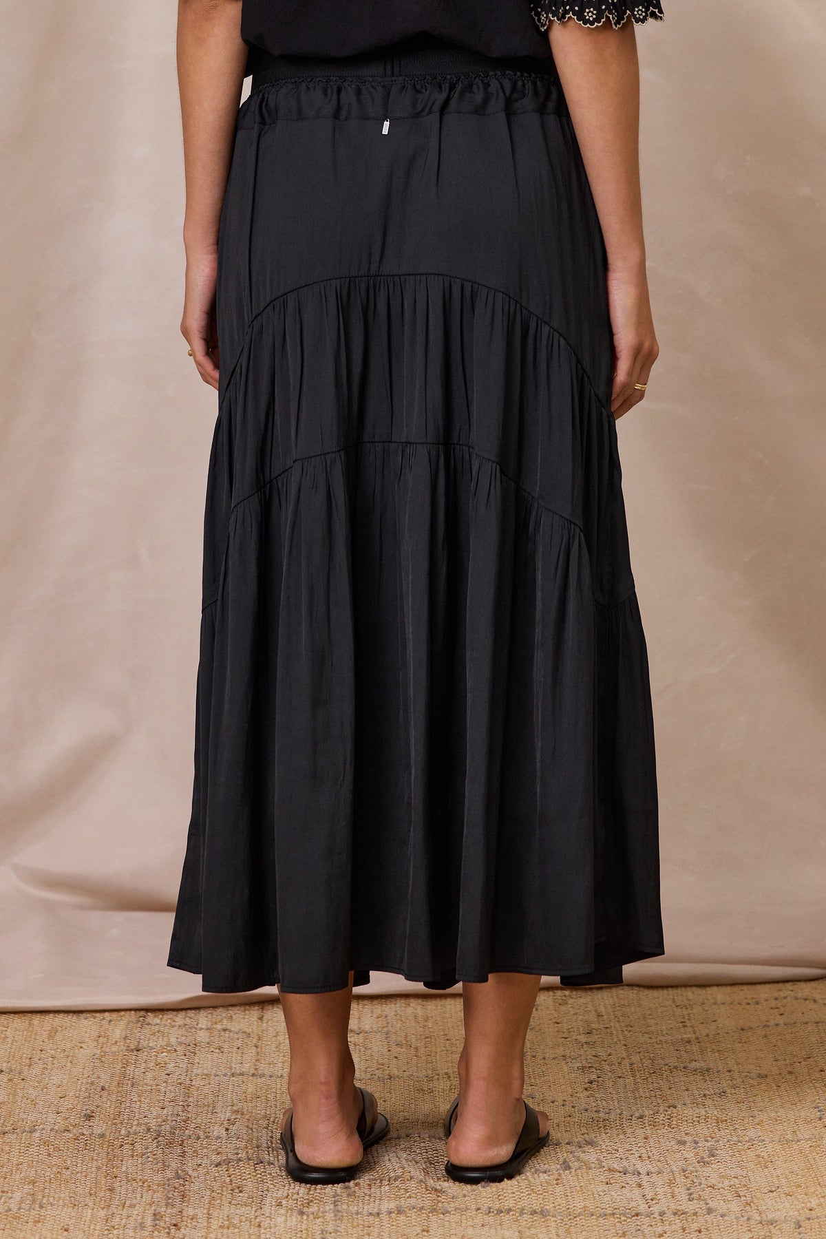 DESIGN NATION RAE SKIRT - BLACK - THE VOGUE STORE