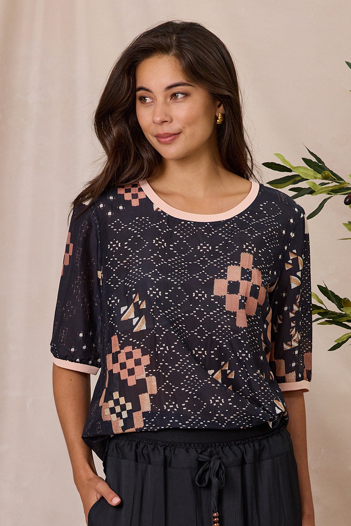 DESIGN NATION STASH WOVEN TEE - THE VOGUE STORE
