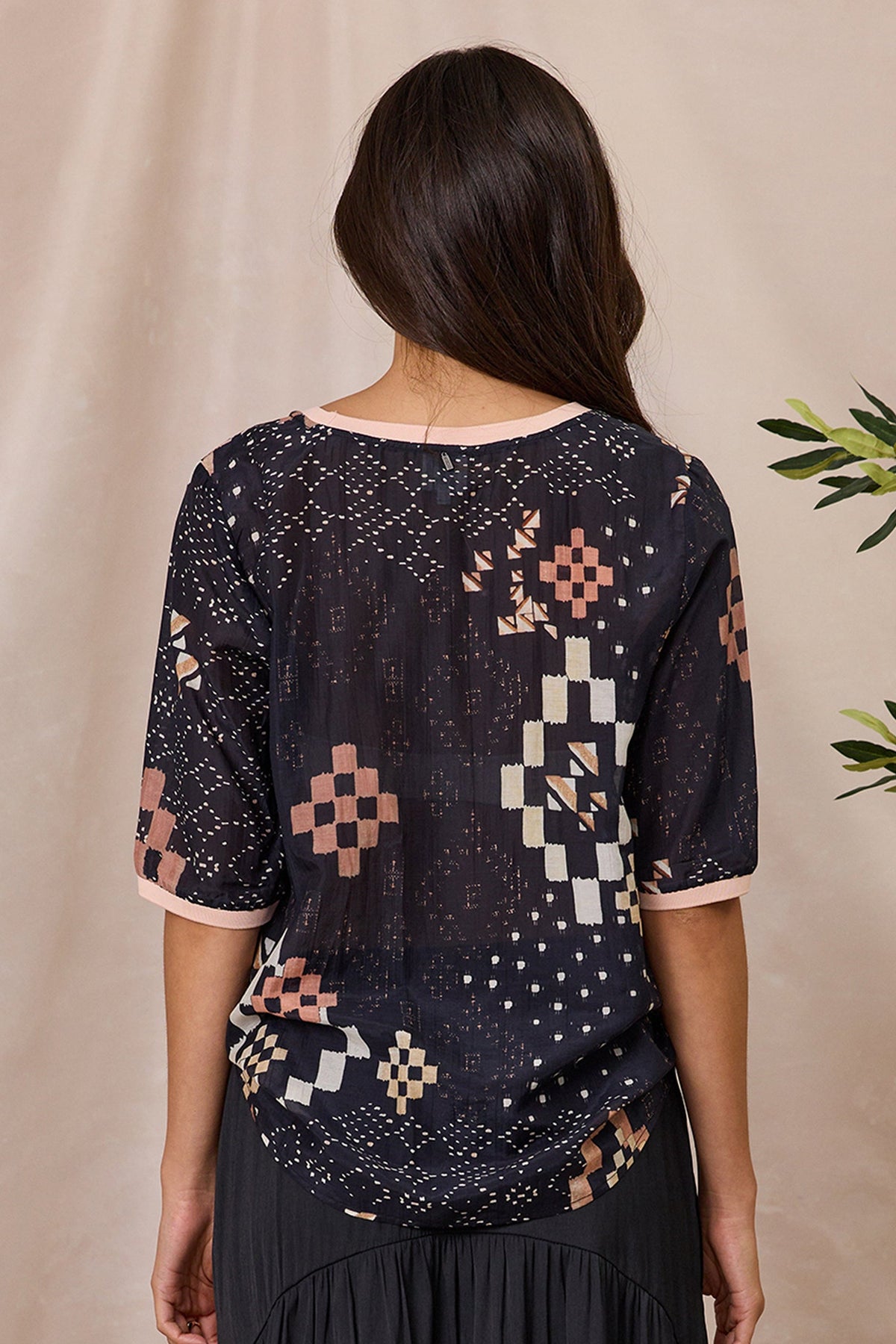 DESIGN NATION STASH WOVEN TEE - THE VOGUE STORE