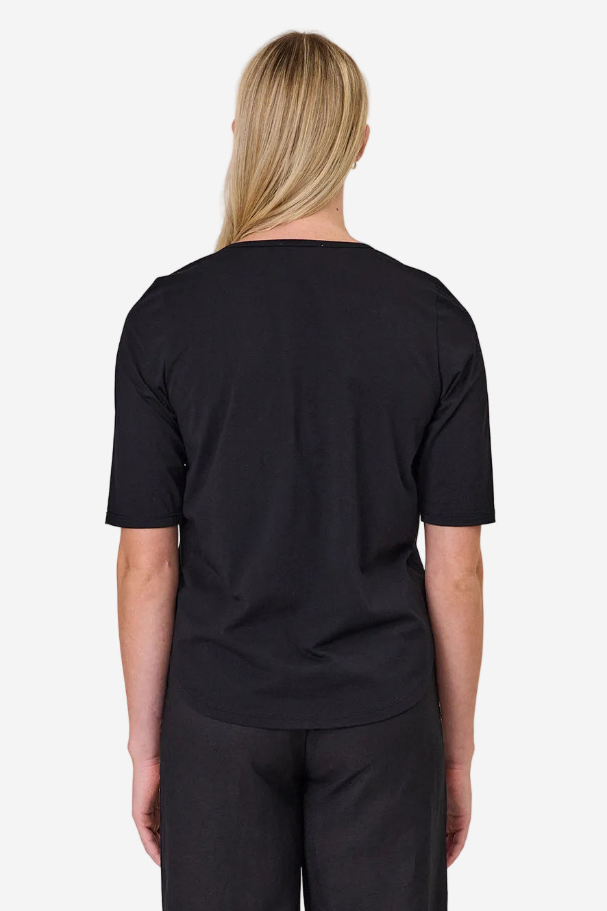 DUO ESSENTIAL TEE - BLACK DRAGONFLY - THE VOGUE STORE