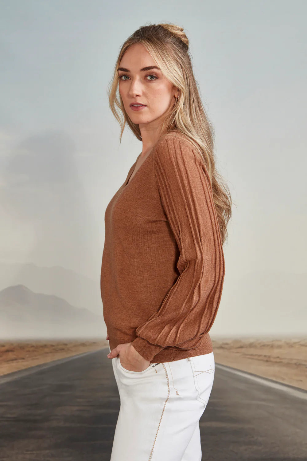VERGE NINA SWEATER - CARAMEL - THE VOGUE STORE