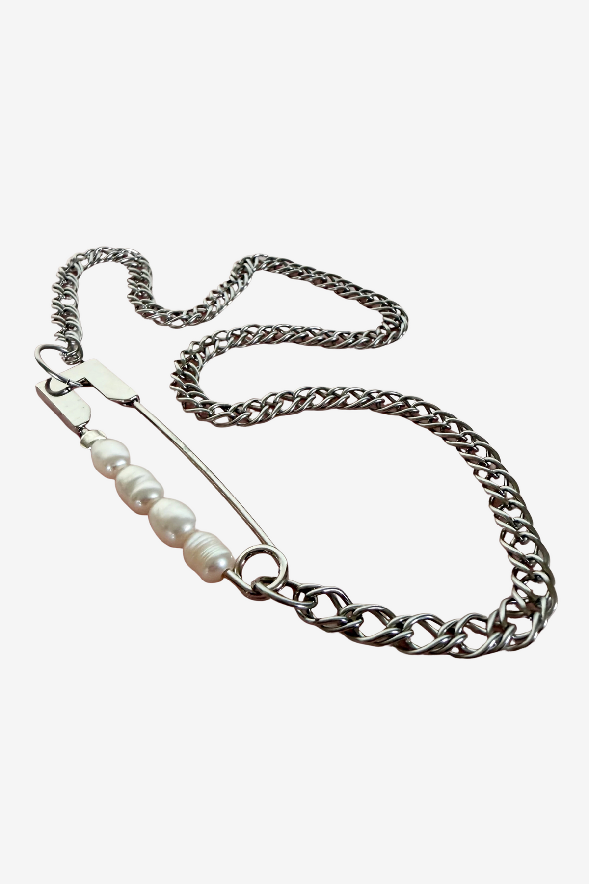PENNY FOGGO PIN AND PEARL NECKLACE - THE VOGUE STORE