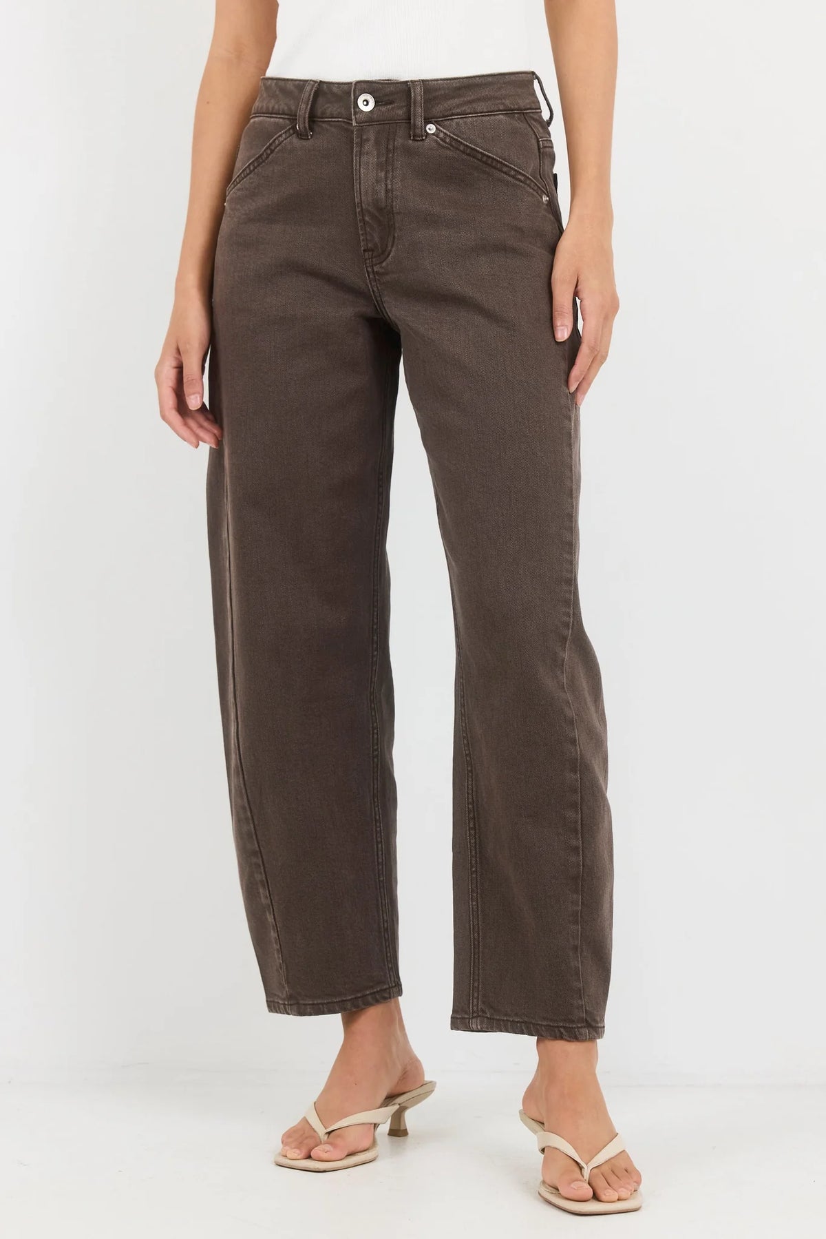 STORIES BE TOLD IDOLISE MOCHA BROWN STRETCH BARREL JEANS - THE VOGUE STORE