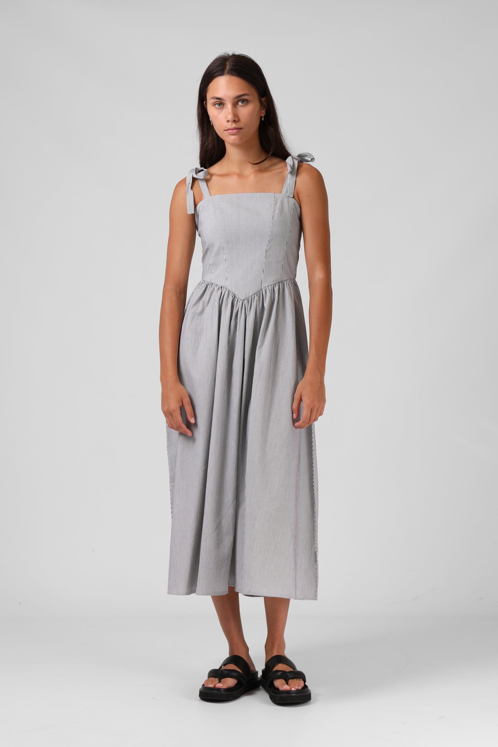 RPM SOFIA MIDI DRESS - B/W PINSTRIPE - THE VOGUE STORE