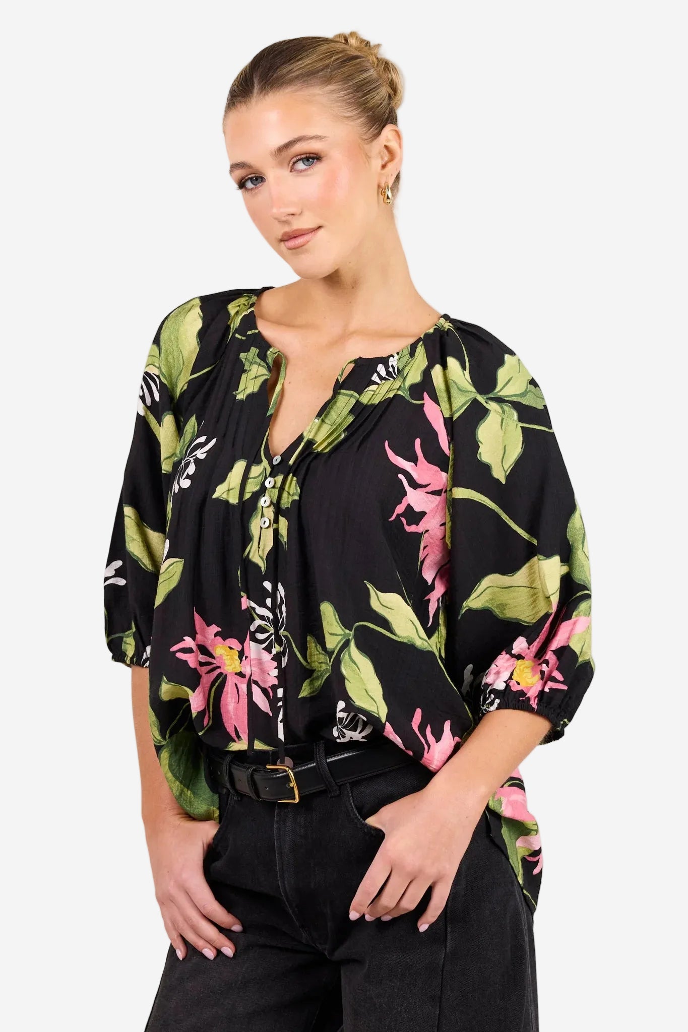 AMONG THE BRAVE REFINE BLACK BLUSH FLORAL TOP - THE VOGUE STORE