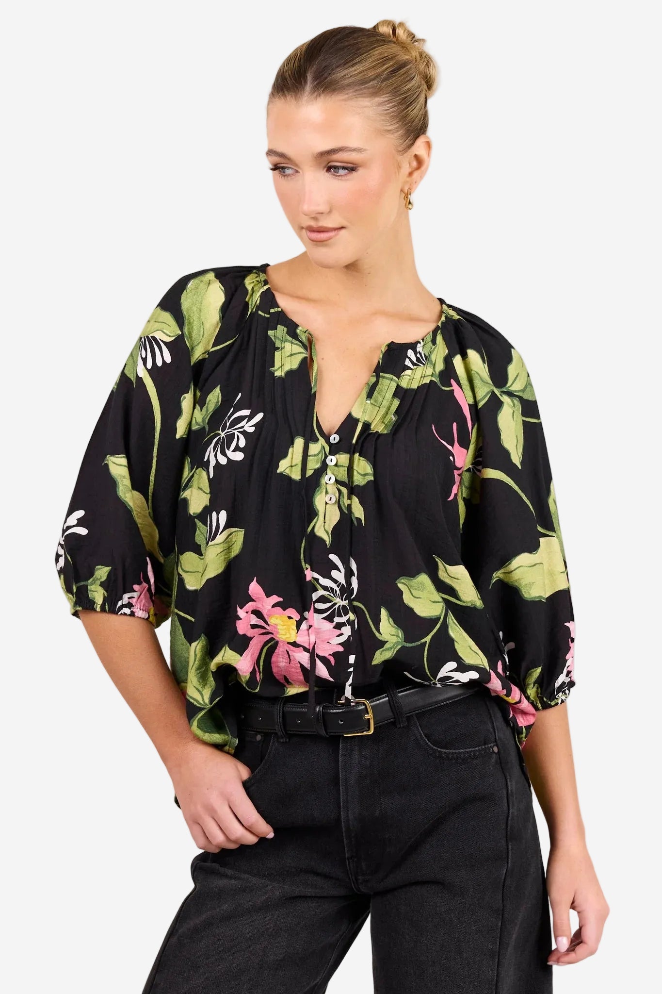 AMONG THE BRAVE REFINE BLACK BLUSH FLORAL TOP - THE VOGUE STORE