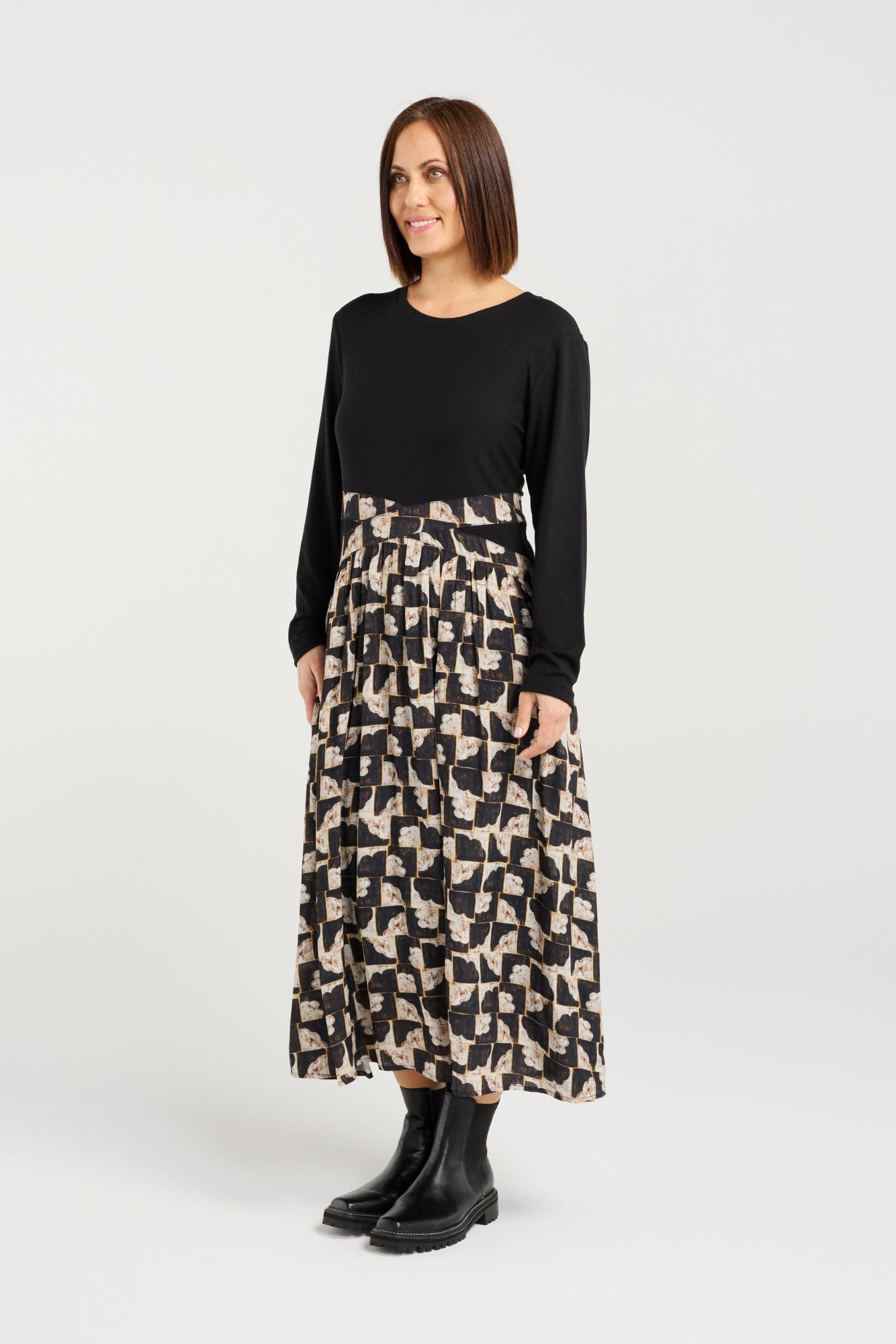 SEDUCE DELLAH DRESS - GOLDEN GRID - THE VOGUE STORE