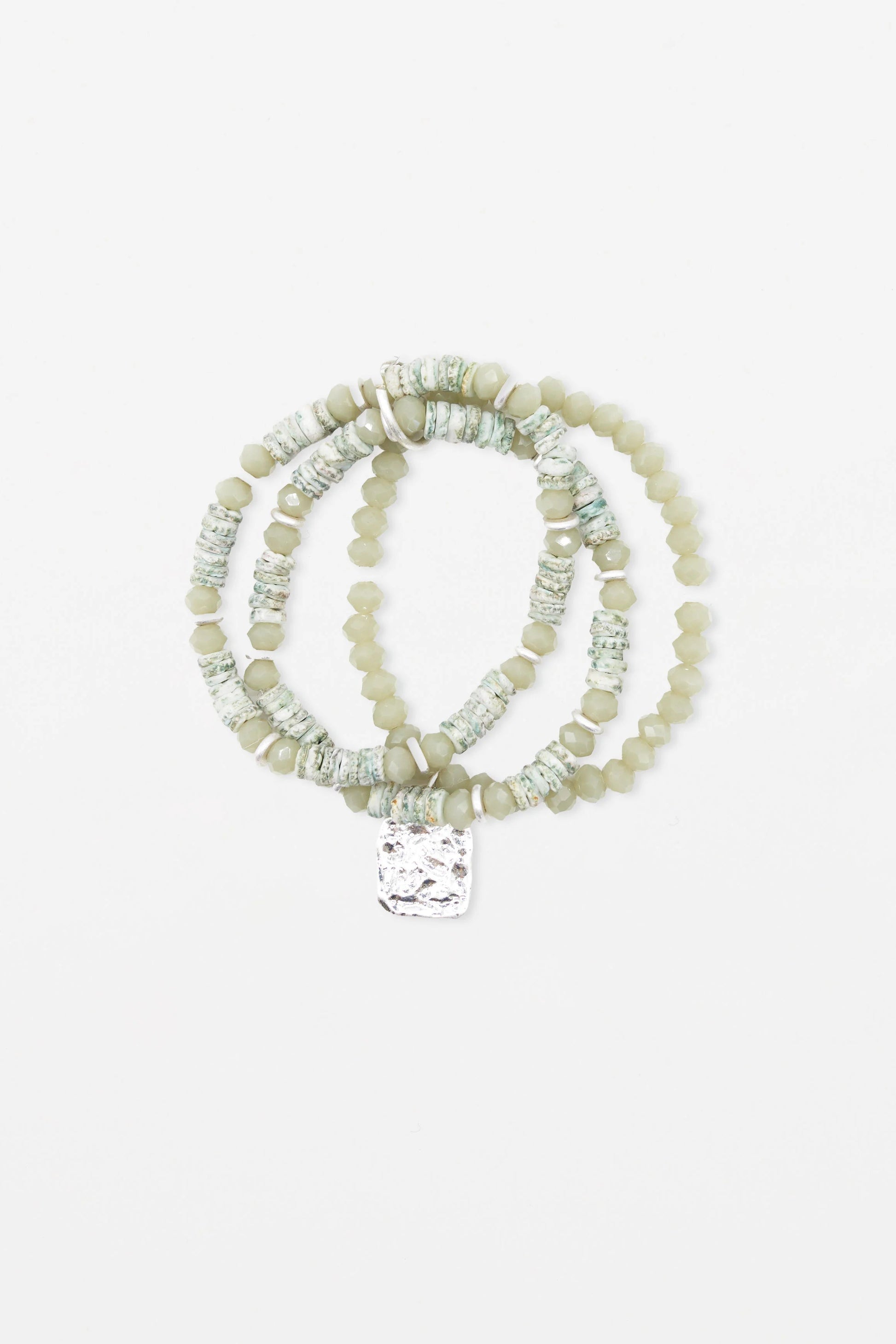STELLA + GEMMA BRACELET - GREEN BEADS WITH SILVER BEATEN PENDANT - THE VOGUE STORE