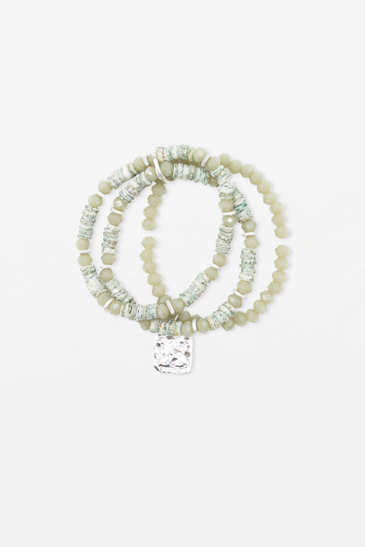 STELLA + GEMMA BRACELET - GREEN BEADS WITH SILVER BEATEN PENDANT - THE VOGUE STORE