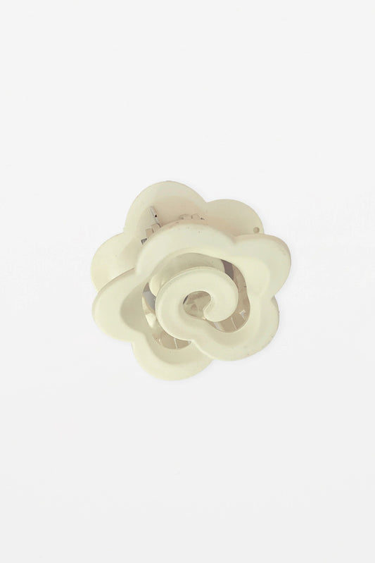 STELLA + GEMMA HAIR CLAW - MATT WHITE DAISY - THE VOGUE STORE
